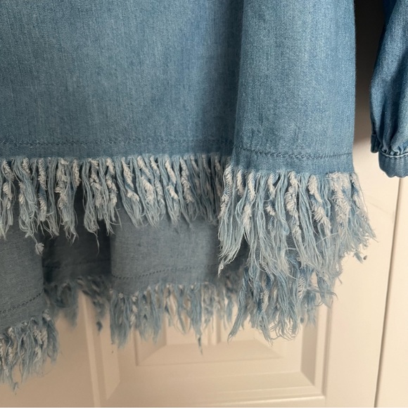 Kelly Wollf Chambray Button-Down Shirt - Picture 3 of 7